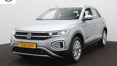 Grijs Gebruikt 2024 VW T-Roc Style SUV | € 33.900 (Eerlijke prijs)
