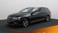 Zwart Gebruikt 2023 VW Passat Business Stationwagen | € 34.500 (Eerlijke prijs)