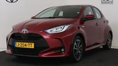 Rood Gebruikt 2020 Toyota Yaris Hybrid Hatchback | € 18.750 (Eerlijke prijs)