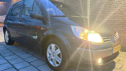 Occasion Renault Scénic II 135 PK (99 kW) 2006 Grijs MPV