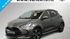 Groen, metallic lak Gebruikt 2024 Toyota Yaris Hybrid Edition Hatchback | € 26.699 (Eerlijke prijs)