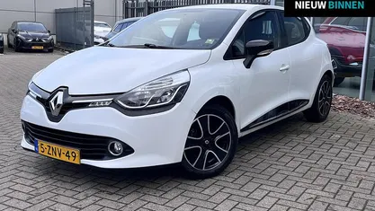 Wit Occasion 2015 Renault Clio IV Expression Hatchback | € 9.045 (Eerlijke prijs)