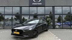 Jet black metallic Gebruikt 2020 Mazda 3 Edition Hatchback | € 19.750 (Goede deal)