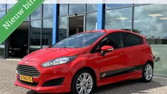 Rood Gebruikt 2014 Ford Fiesta ST-Line Hatchback | € 9.900 (Eerlijke prijs)
