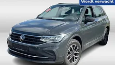 Grijs Gebruikt 2022 VW Tiguan Life SUV | € 32.950 (Eerlijke prijs)