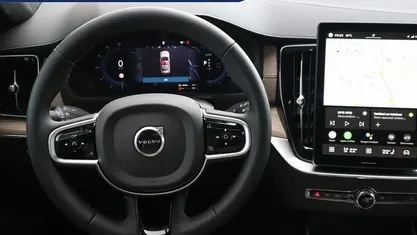 Wit Gebruikt 2020 Volvo XC40 Business Edition SUV | € 27.950 (Eerlijke prijs)