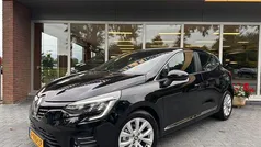 Gebruikt 2022 Renault Clio V Intens Hatchback | € 14.995 (Eerlijke prijs)