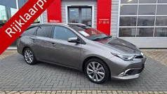 Grijs (metallic) Gebruikt 2019 Toyota Auris Touring Sports Executive Stationwagen | € 19.400 (Eerlijke prijs)
