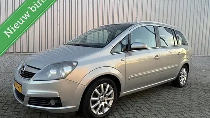 Grijs Gebruikt 2007 Opel Zafira Executive MPV | € 2.799 (Eerlijke prijs)