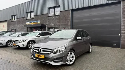 Grijs Occasion 2017 Mercedes B180 Ambition MPV | € 16.950 (Eerlijke prijs)