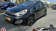 Zwart Gebruikt 2014 Kia Rio Plus Hatchback | € 7.250 (Eerlijke prijs)