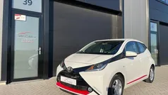 Wit Gebruikt 2015 Toyota Aygo X-play Hatchback | € 8.450 (Eerlijke prijs)