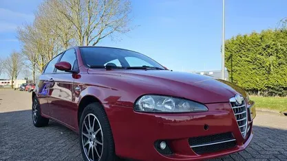 Rood Gebruikt 2009 Alfa Romeo 147 Impression Hatchback | € 1.950 (Eerlijke prijs)