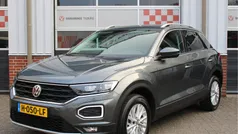 Grijs, metallic lak Gebruikt 2020 VW T-Roc Business SUV | € 24.895 (Eerlijke prijs)