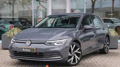 Gebruikt 2020 VW Golf VII Style Hatchback | € 20.900 (Eerlijke prijs)
