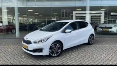 Wit Gebruikt 2018 Kia Ceed Hatchback | € 12.950 (Eerlijke prijs)