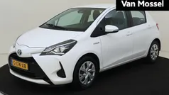 Wit Gebruikt 2020 Toyota Yaris Hybrid Active Hatchback | € 16.435 (Eerlijke prijs)