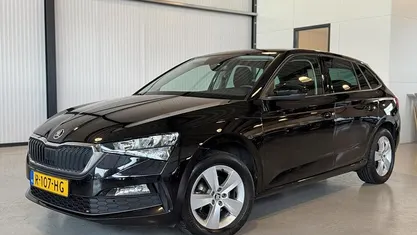 Zwart Occasion 2022 Skoda Scala Ambition Hatchback | € 15.950 (Eerlijke prijs)