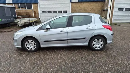 Occasion 2009 Peugeot 308 Hatchback | € 1.850 (Goede deal)