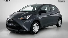 Grijs metallic Gebruikt 2019 Toyota Aygo Hatchback | € 10.950 (Eerlijke prijs)
