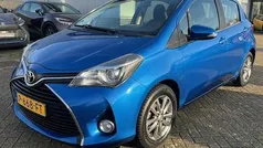 Blauw Gebruikt 2015 Toyota Yaris Hatchback | € 9.840 (Eerlijke prijs)