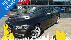 Bruin, metallic lak Gebruikt 2016 BMW 318 Executive Sedan | € 15.950 (Eerlijke prijs)