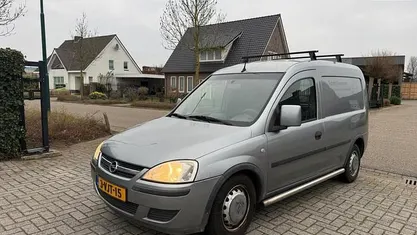 Grijs Gebruikt 2010 Opel Combo Hatchback | € 2.450 (Eerlijke prijs)