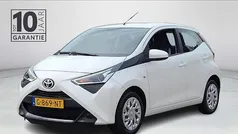 Wit Gebruikt 2019 Toyota Aygo X-play Hatchback | € 11.950 (Eerlijke prijs)