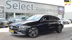 Zwart Gebruikt 2023 Mercedes CLA180 Shooting Brake Business Stationwagen | € 31.840 (Eerlijke prijs)