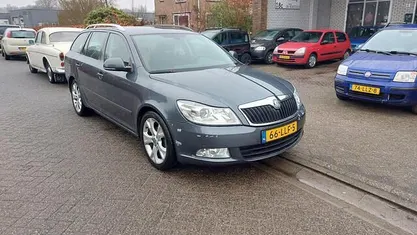 Occasion 2010 Skoda Octavia Elegance Stationwagen | € 1.999 (Eerlijke prijs)