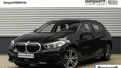 Zwart Gebruikt 2022 BMW 116 Hatchback | € 22.875 (Eerlijke prijs)