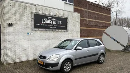 Grijs Gebruikt 2007 Kia Rio Hatchback | € 2.249 (Eerlijke prijs)