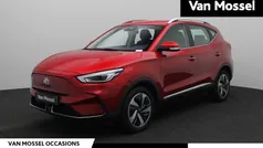 Rood Gebruikt 2023 MG ZS Comfort Sedan | € 26.400 (Eerlijke prijs)