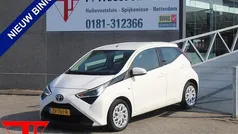 Wit Gebruikt 2019 Toyota Aygo X-play Hatchback | € 9.950 (Eerlijke prijs)
