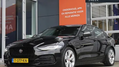 Zwart Occasion 2020 Jaguar XE SE Sedan | € 30.945 (Eerlijke prijs)