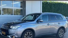 Grijs Gebruikt 2015 Mitsubishi Outlander Edition SUV | € 13.900 (Goede deal)