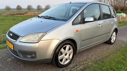 Gebruikt 2005 Ford C-MAX Futura MPV | € 1.650 (Eerlijke prijs)