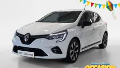 Gebruikt 2023 Renault Clio V Evolution Hatchback | € 15.935 (Eerlijke prijs)