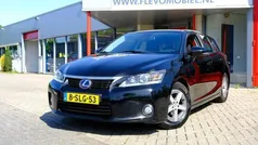 Zwart, metallic lak Gebruikt 2013 Lexus CT200h Hatchback | € 8.750 (Eerlijke prijs)