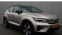 Beige, metallic lak Gebruikt 2022 Volvo XC40 Core SUV | € 34.750 (Super prijs)