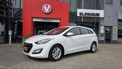Wit Gebruikt 2016 Hyundai i30 Stationwagen | € 13.490 (Eerlijke prijs)