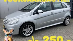 Grijs, metallic lak Gebruikt 2011 Mercedes B160 Business MPV | € 5.950 (Goede deal)