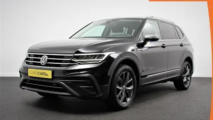 Zwart Gebruikt 2022 VW Tiguan Life SUV | € 35.490 (Eerlijke prijs)