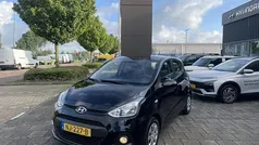 Zwart Gebruikt 2017 Hyundai i10 Comfort Hatchback | € 6.995 (Eerlijke prijs)
