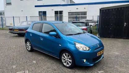 Occasion Mitsubishi Space Star Intense+ 80 PK (58 kW) 2013 Blauw Hatchback