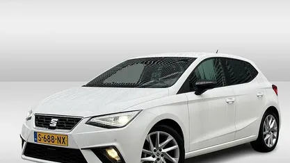 Wit (metallic) Gebruikt 2023 Seat Ibiza Business Hatchback | € 19.450 (Eerlijke prijs)