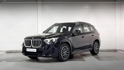 Zwart (metallic) Gebruikt 2024 BMW X1 SUV | € 47.400 (Eerlijke prijs)