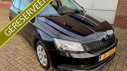 Zwart (metallic) Gebruikt 2017 Skoda Fabia Active Hatchback | € 8.150 (Eerlijke prijs)