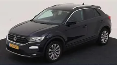 Zwart Gebruikt 2021 VW T-Roc Style SUV | € 21.650 (Eerlijke prijs)