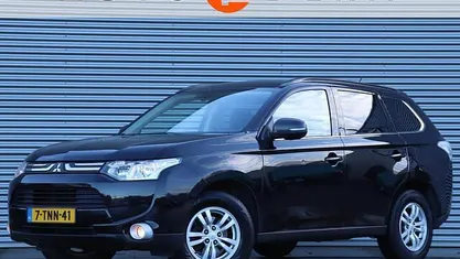Occasion Mitsubishi Outlander Intense 150 PK (110 kW) 2014 Zwart (metallic) SUV